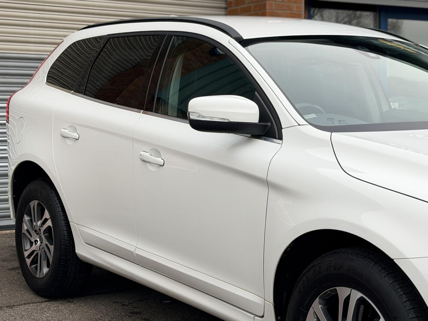 Used Volvo XC60 2015 for sale - 77116352: Photo 7