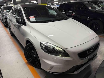 Used Volvo V40 2015 for sale - 77225354: Photo