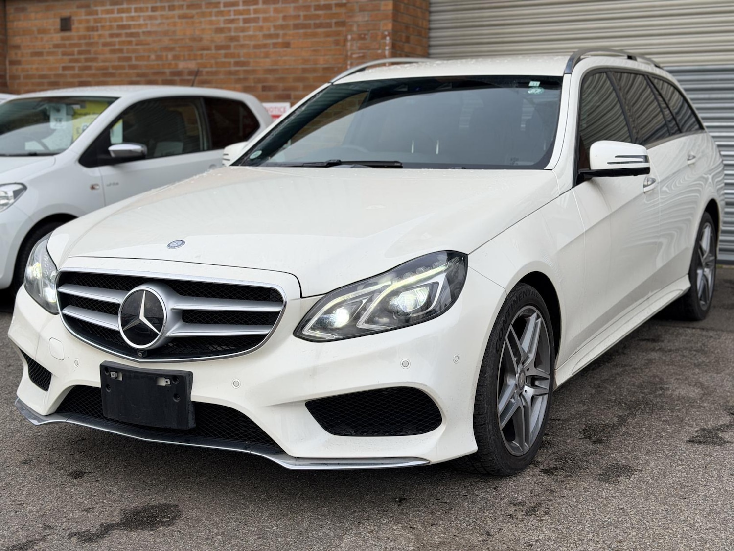 Used Mercedes-Benz E Class 2014 for sale - 77201703: Photo 2