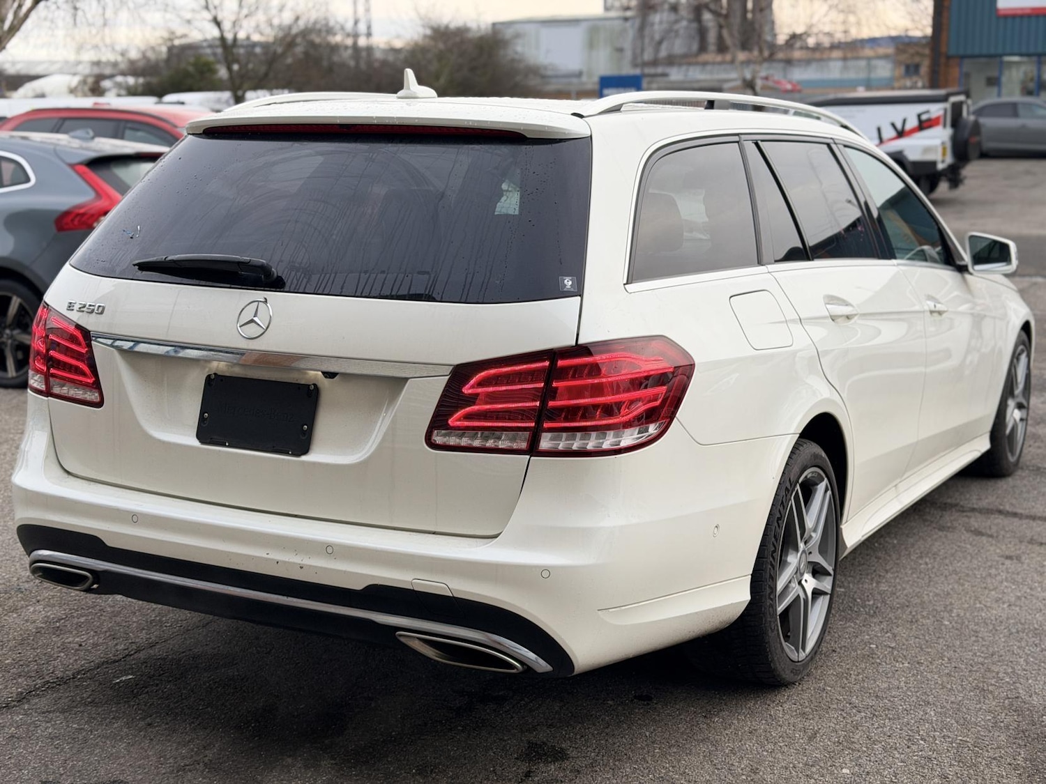 Used Mercedes-Benz E Class 2014 for sale - 77201703: Photo 4