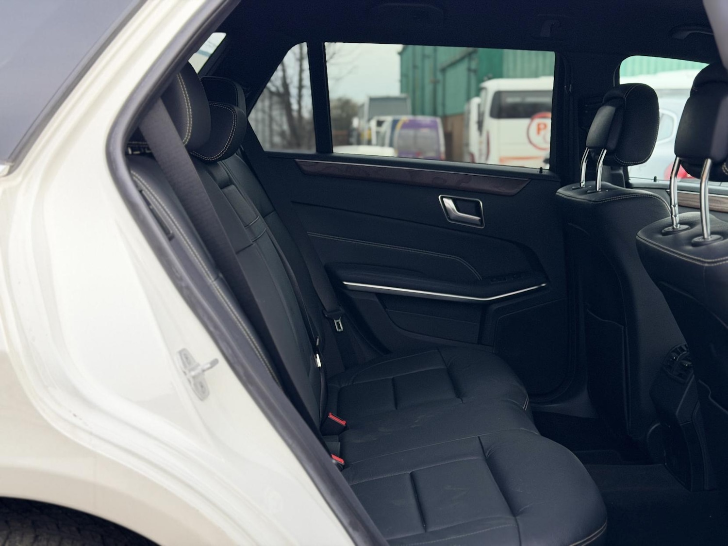 Used Mercedes-Benz E Class 2014 for sale - 77201703: Photo 9