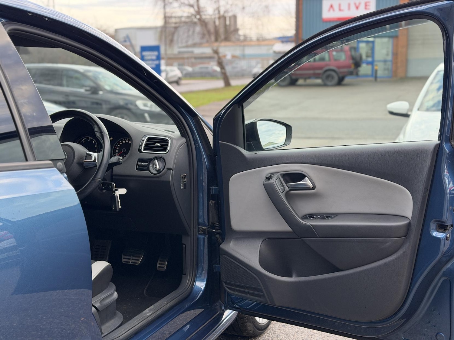 Used Volkswagen Polo 2013 for sale - 76719271: Photo 15