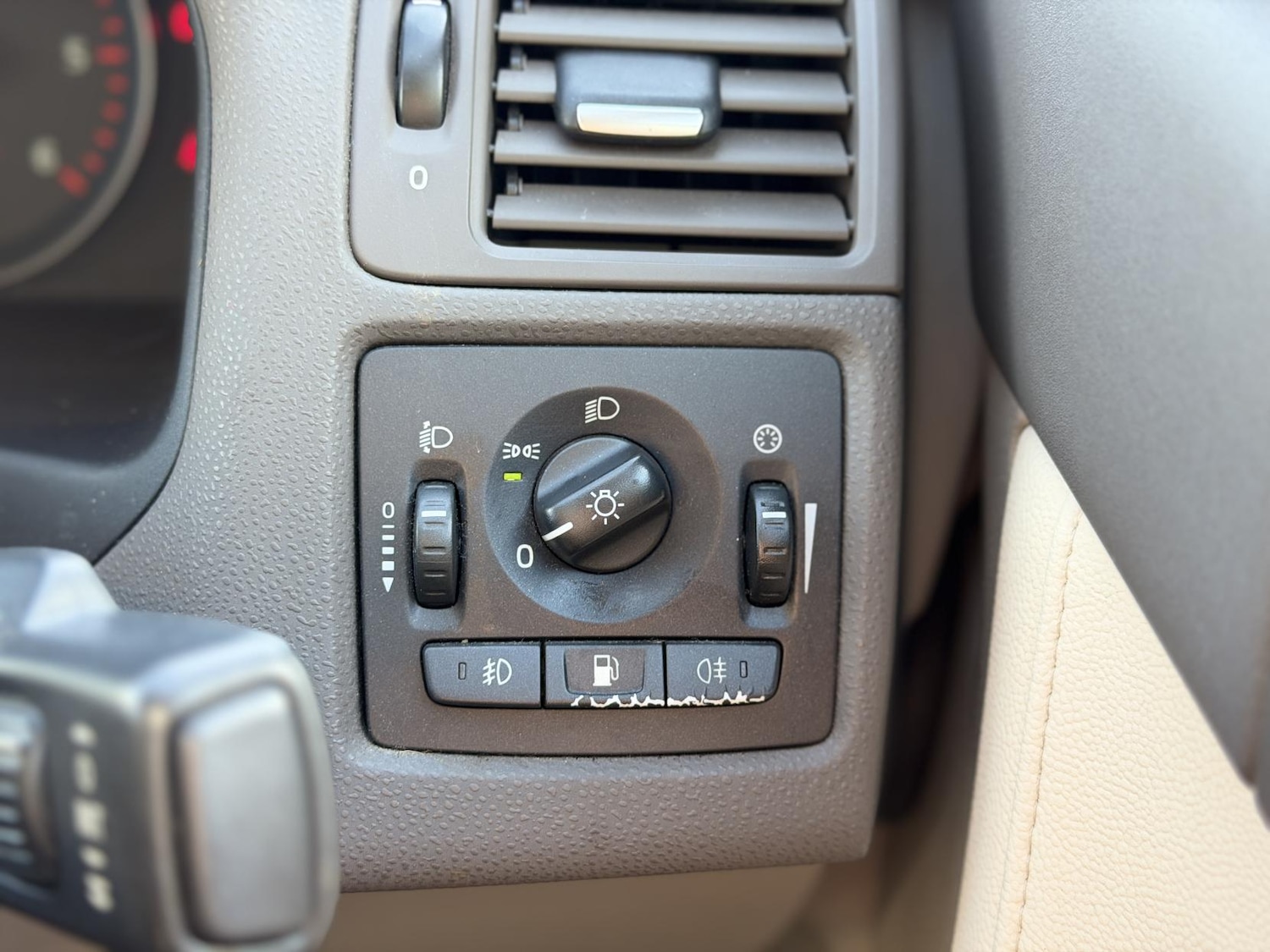 Used Volvo S40 2009 for sale - 77975663: Photo 23