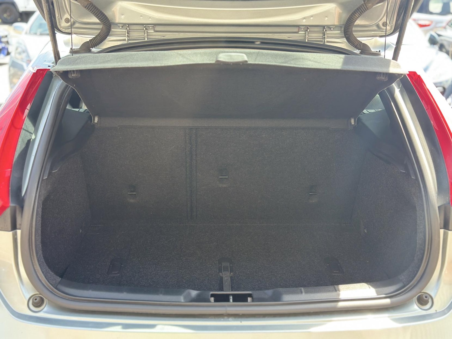 Used Volvo V40 2013 for sale - 75733142: Photo 14