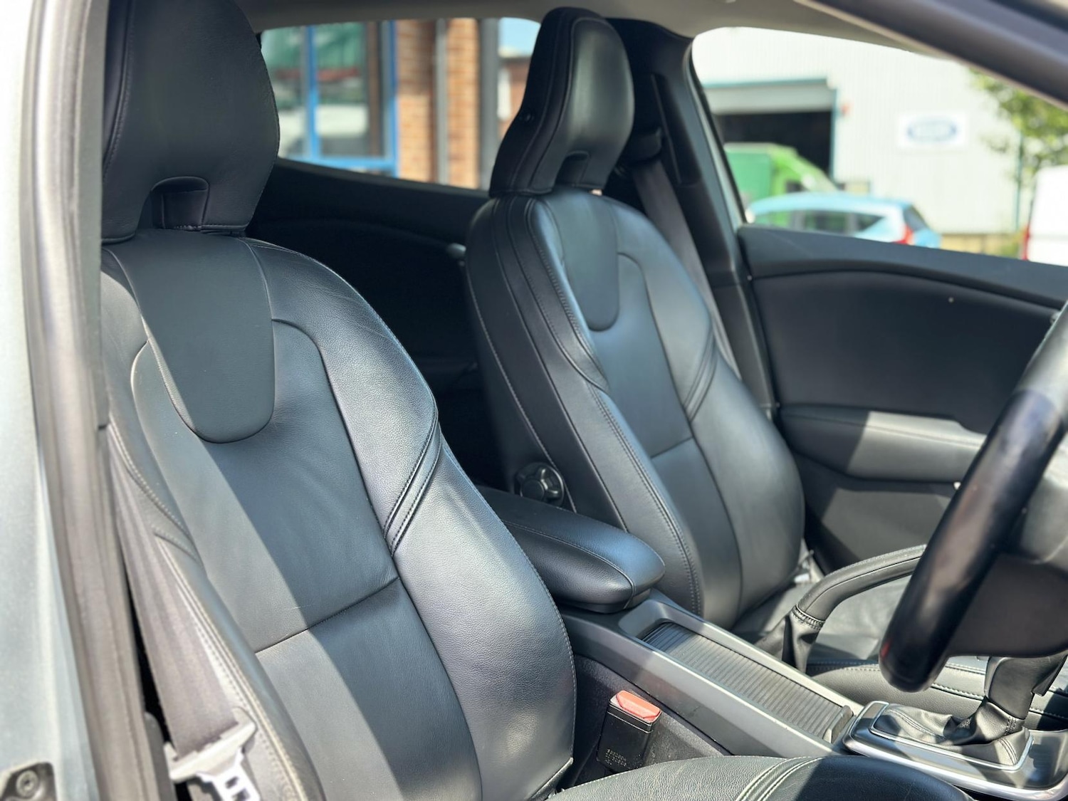 Used Volvo V40 2013 for sale - 75733142: Photo 17