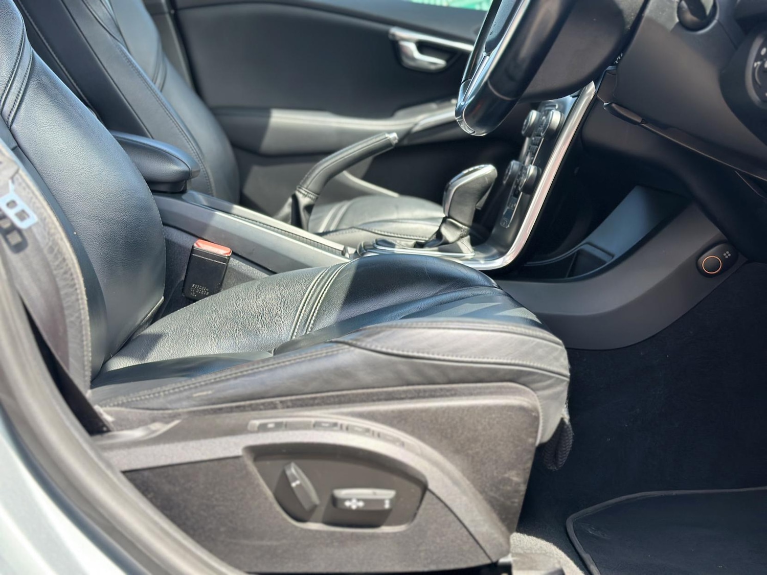 Used Volvo V40 2013 for sale - 75733142: Photo 18