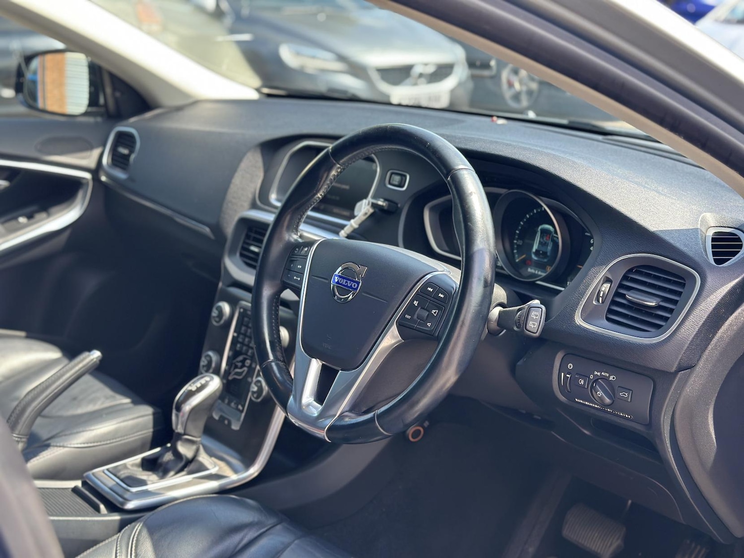 Used Volvo V40 2013 for sale - 75733142: Photo 19