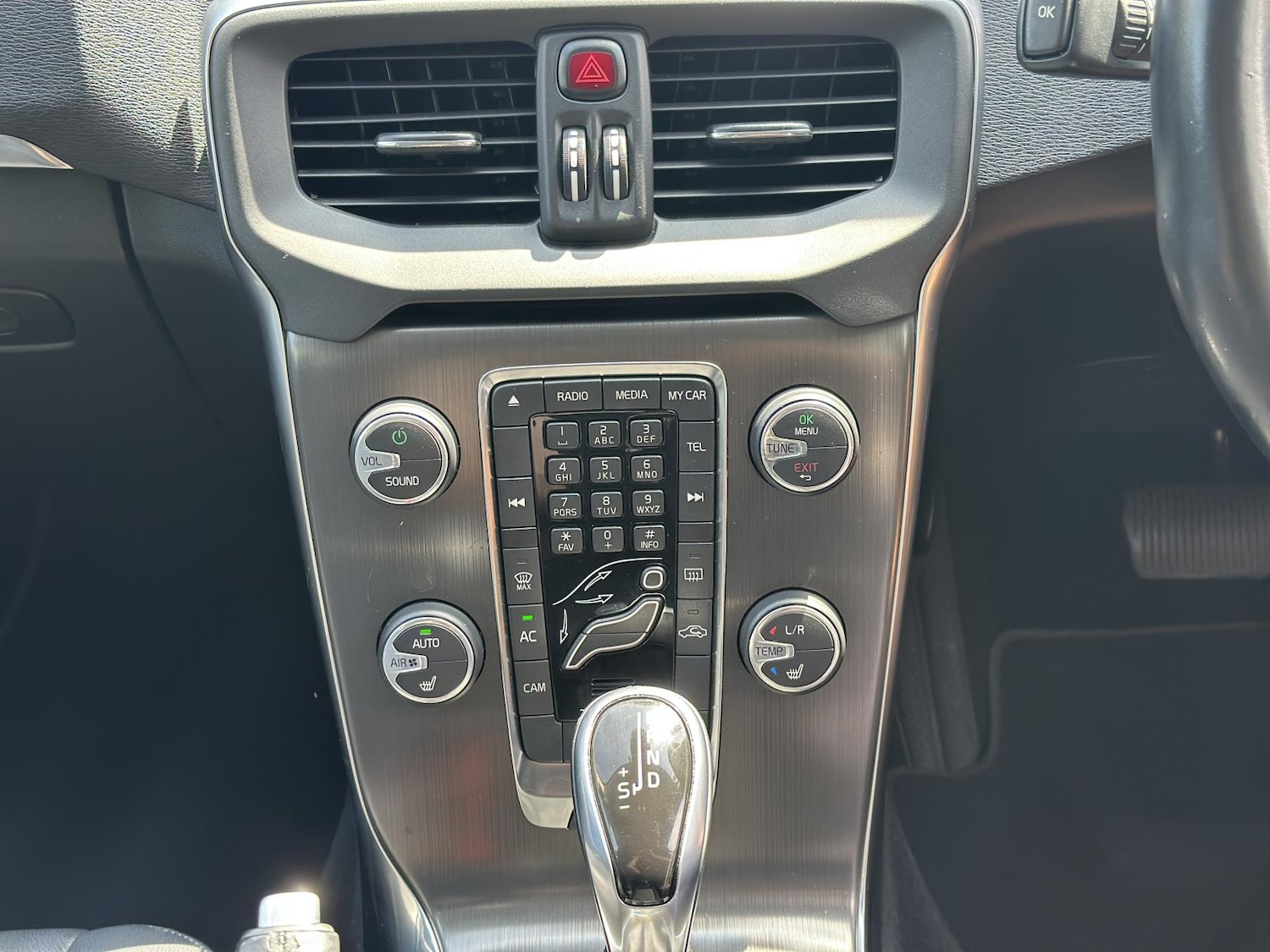 Used Volvo V40 2013 for sale - 75733142: Photo 27