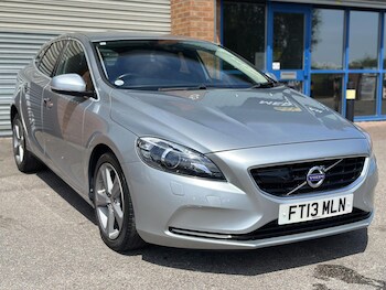 Used Volvo V40 2013 for sale - 75733142: Photo