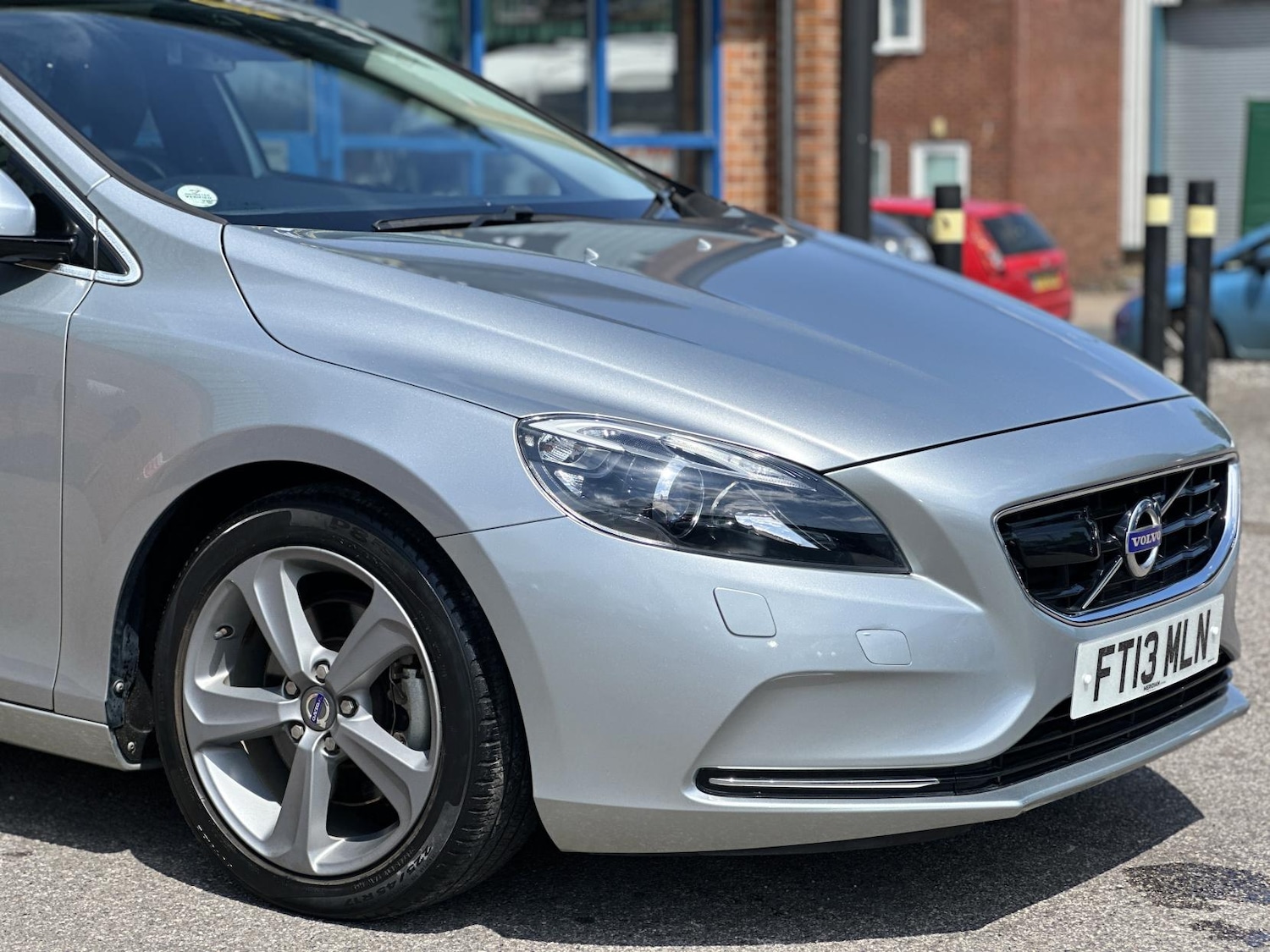 Used Volvo V40 2013 for sale - 75733142: Photo 6
