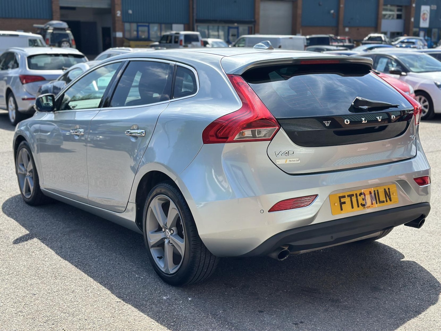 Used Volvo V40 2013 for sale - 75733142: Photo 9