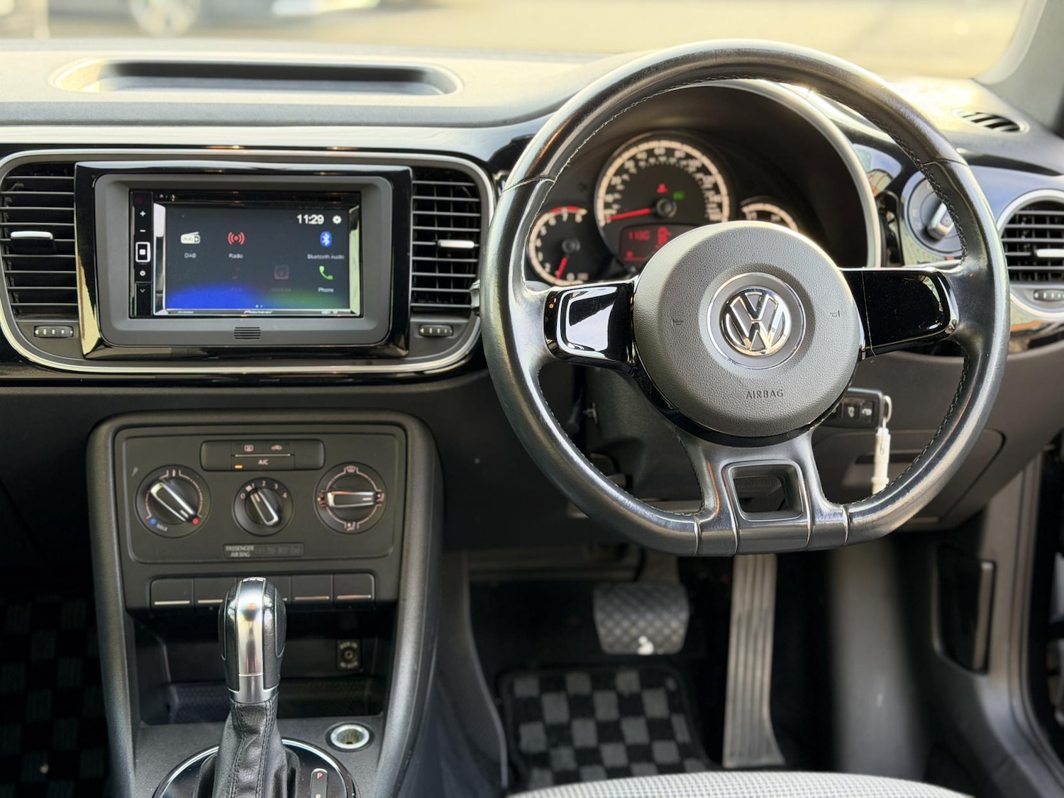 Used Volkswagen Beetle 2025 for sale - 77198460: Photo 3