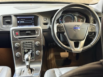 Used Volvo V60 2014 for sale - 79017515: Photo