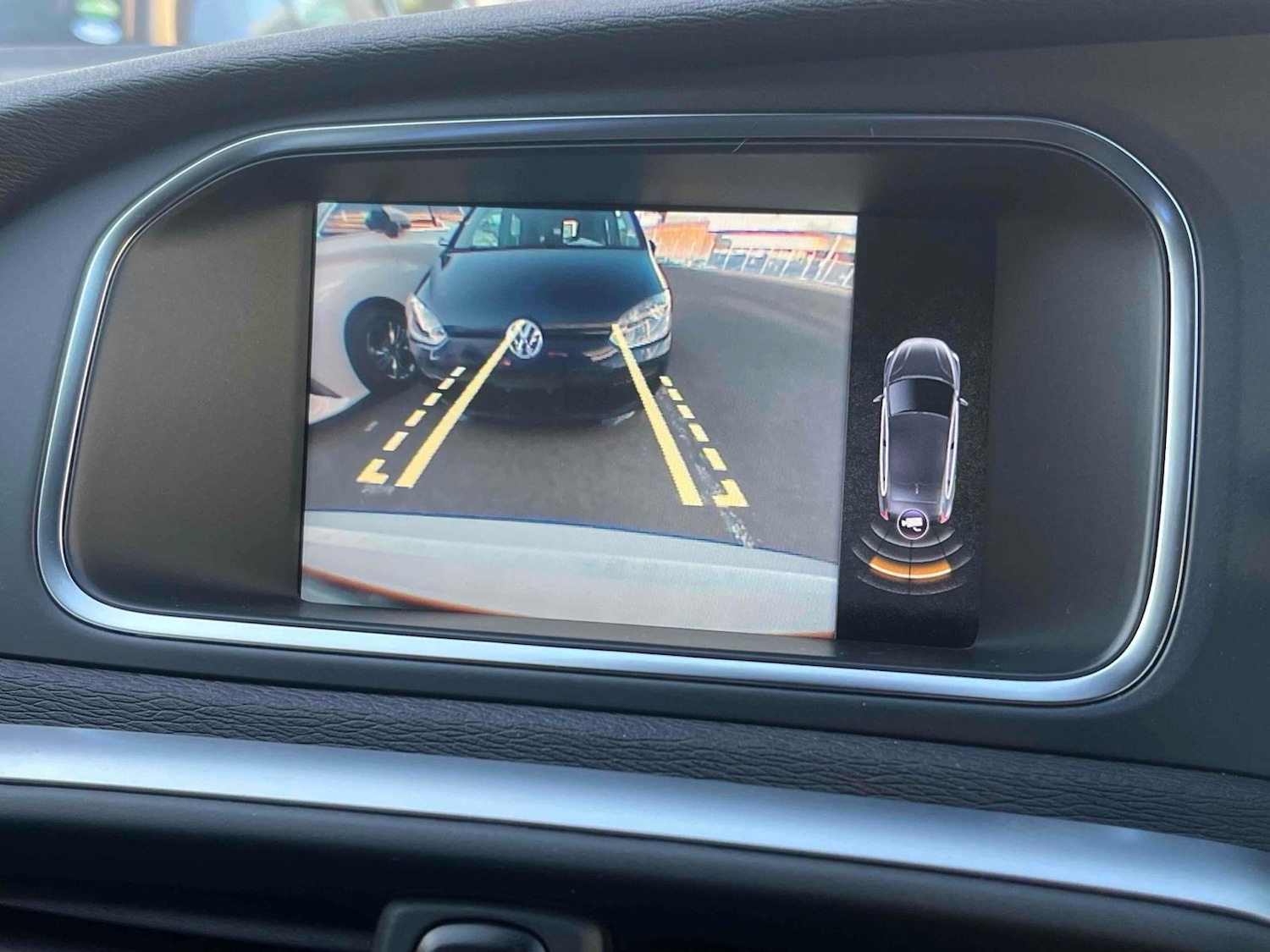 Used Volvo V40 2014 for sale - 77532303: Photo 10