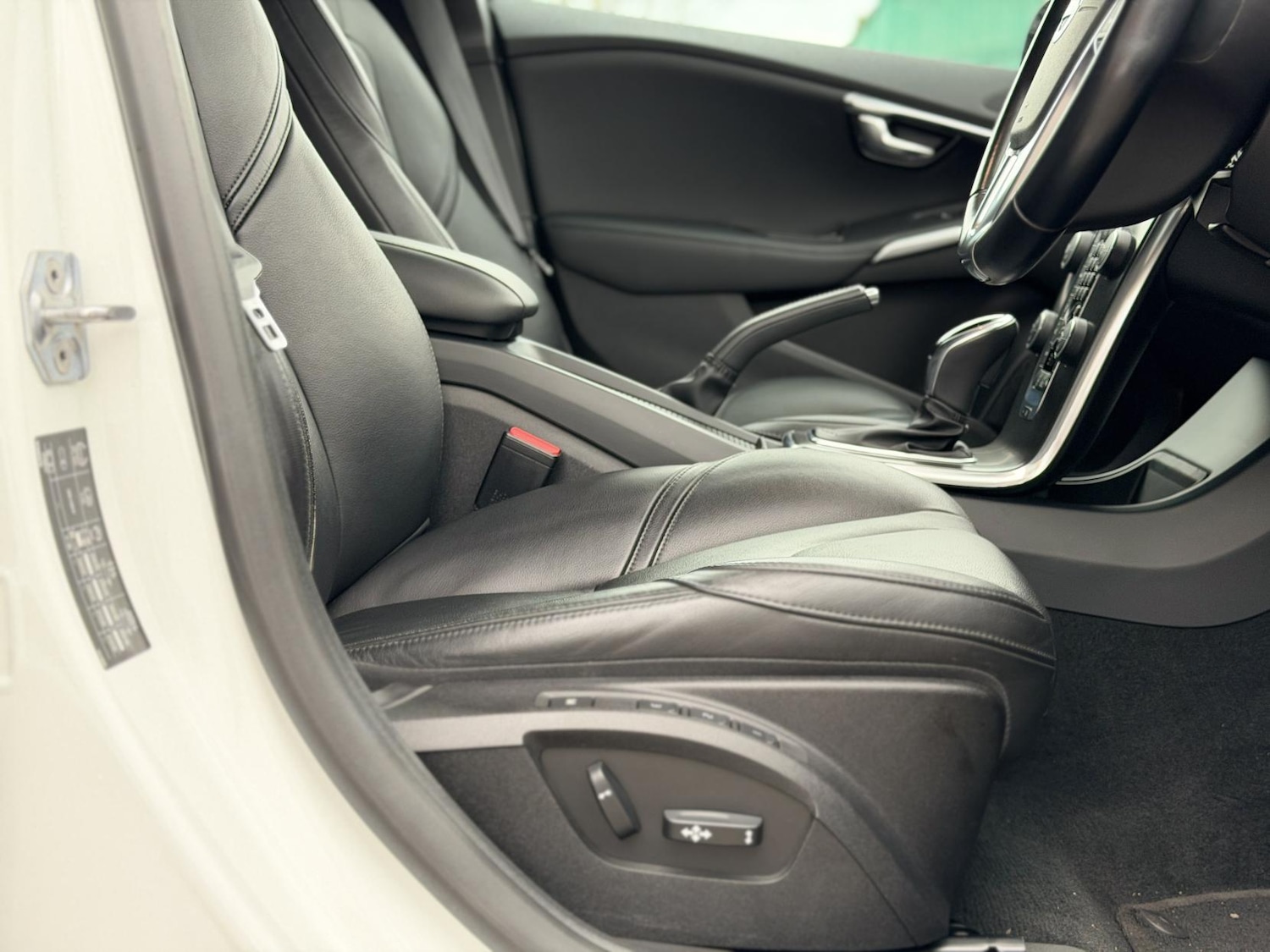 Used Volvo V40 2014 for sale - 77532303: Photo 18