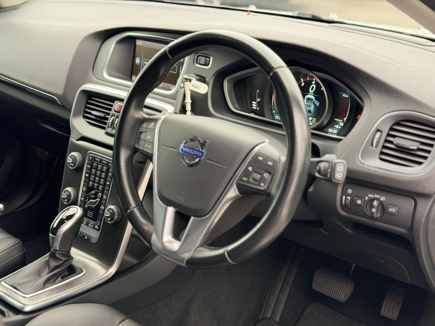 Used Volvo V40 2014 for sale - 77532303: Photo 19