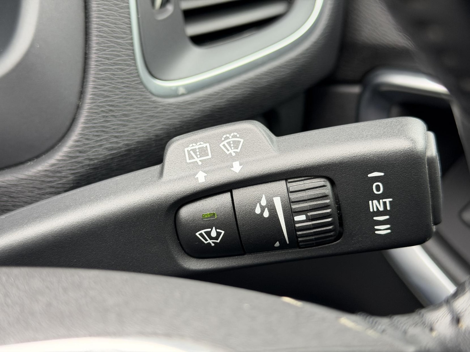 Used Volvo V40 2014 for sale - 77532303: Photo 22