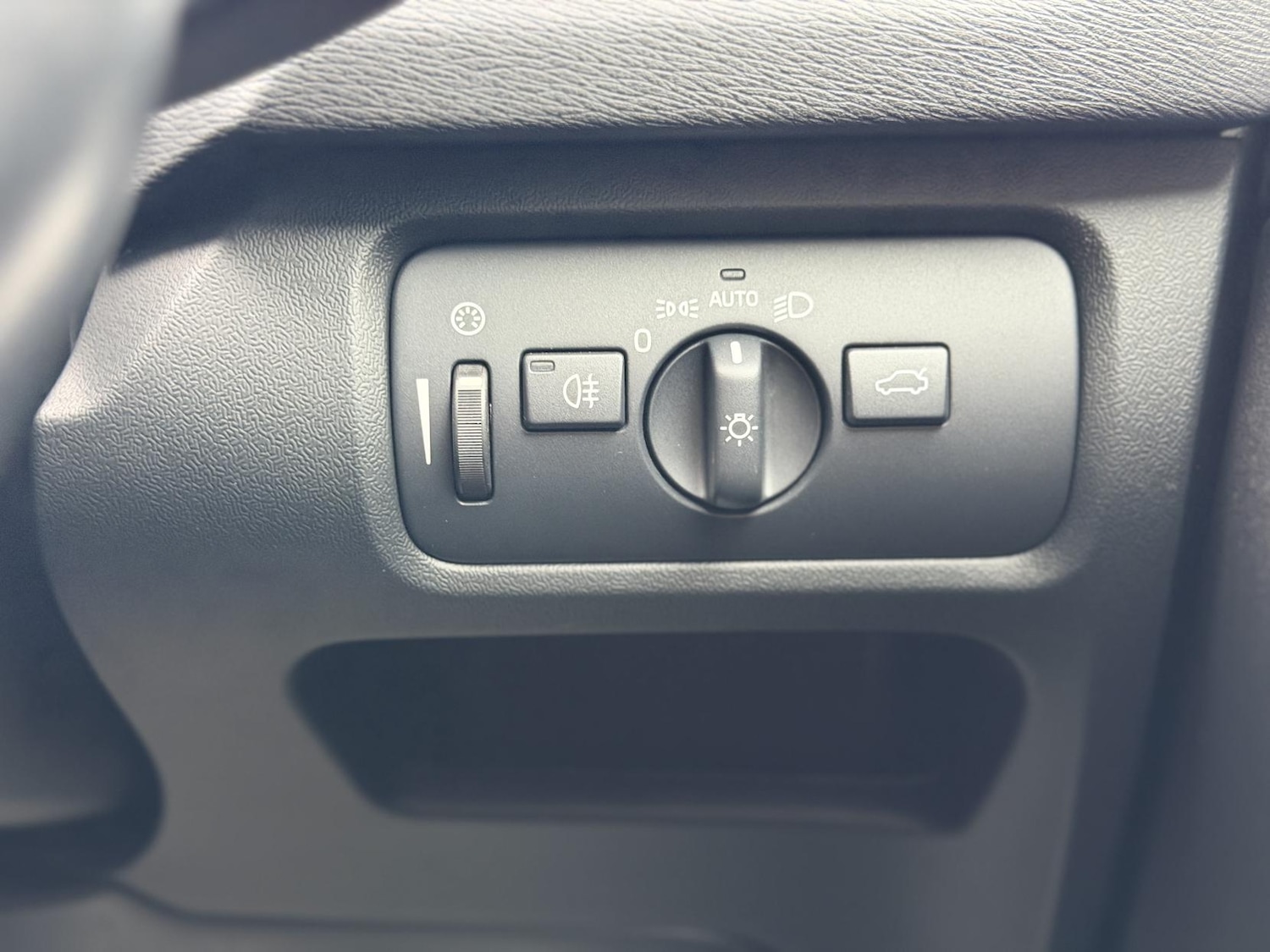 Used Volvo V40 2014 for sale - 77532303: Photo 23