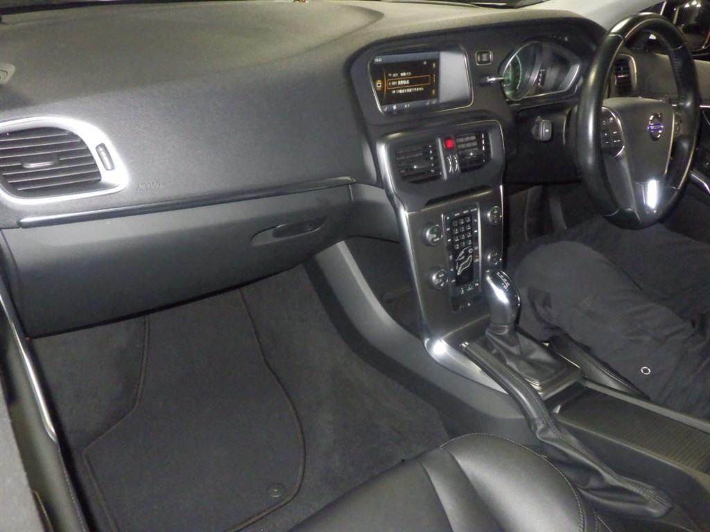 Used Volvo V40 2014 for sale - 77532303: Photo 3