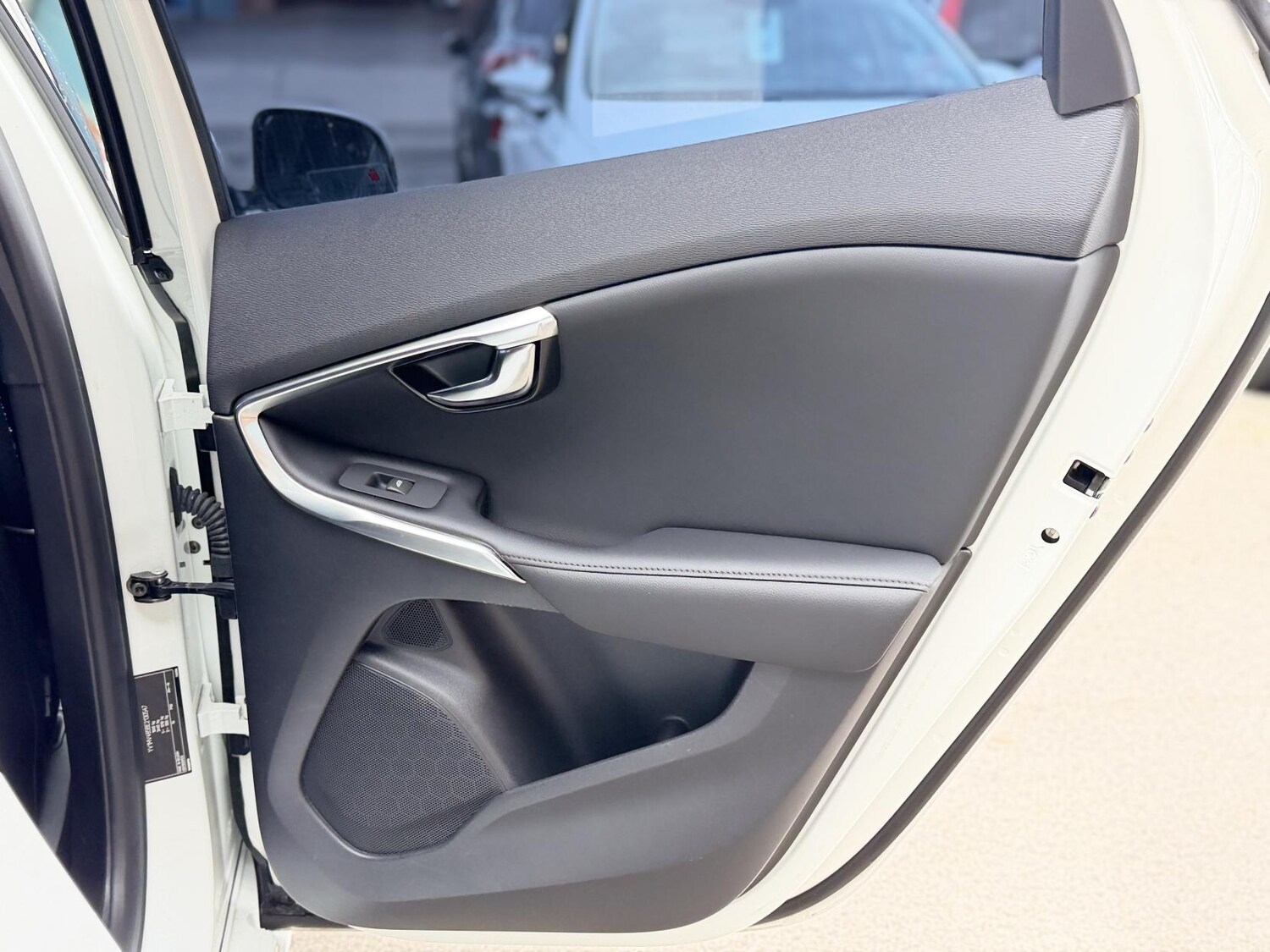 Used Volvo V40 2014 for sale - 77532303: Photo 36