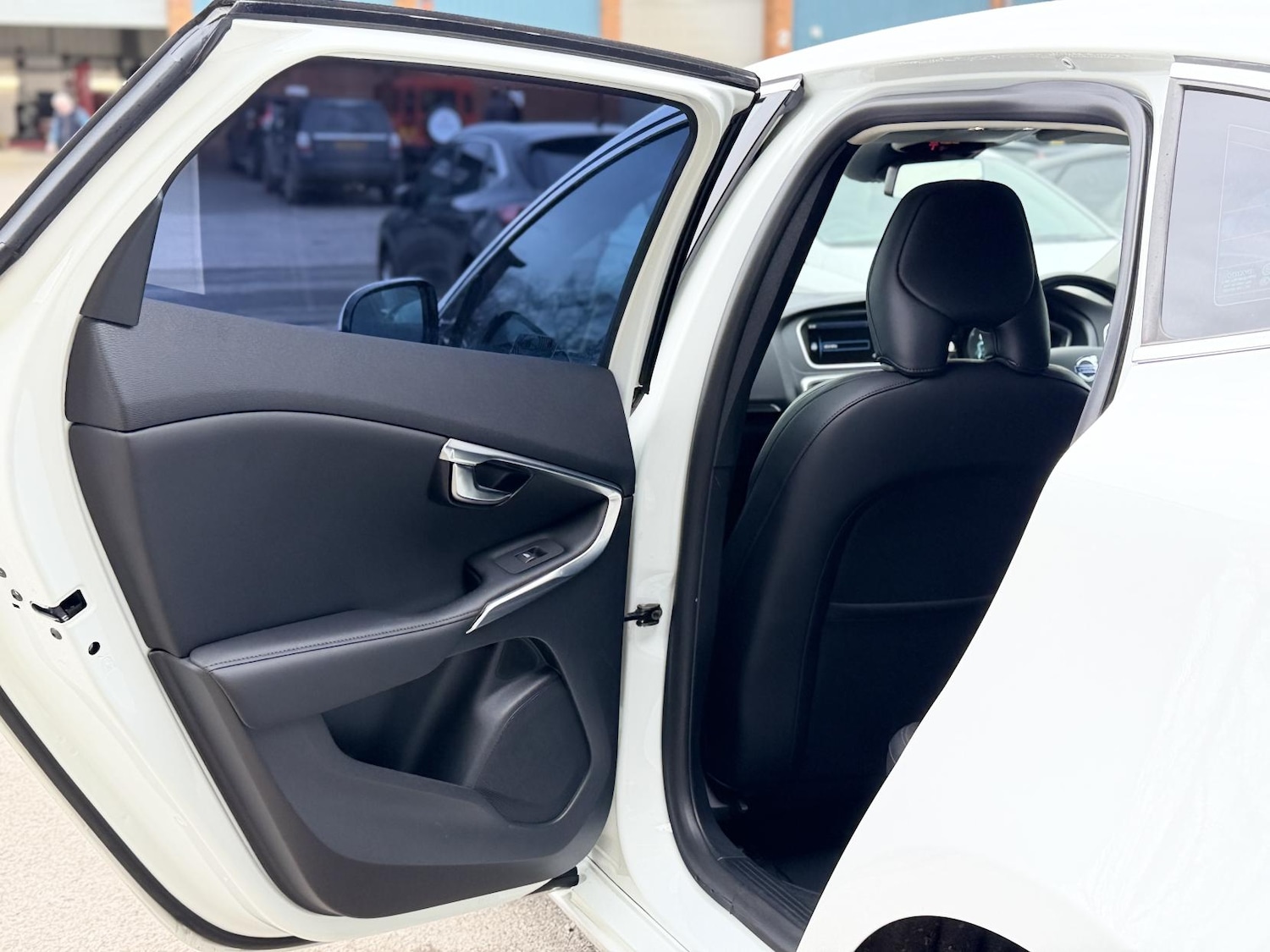 Used Volvo V40 2014 for sale - 77532303: Photo 39