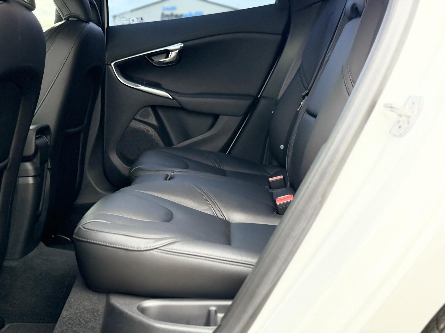 Used Volvo V40 2014 for sale - 77532303: Photo 41