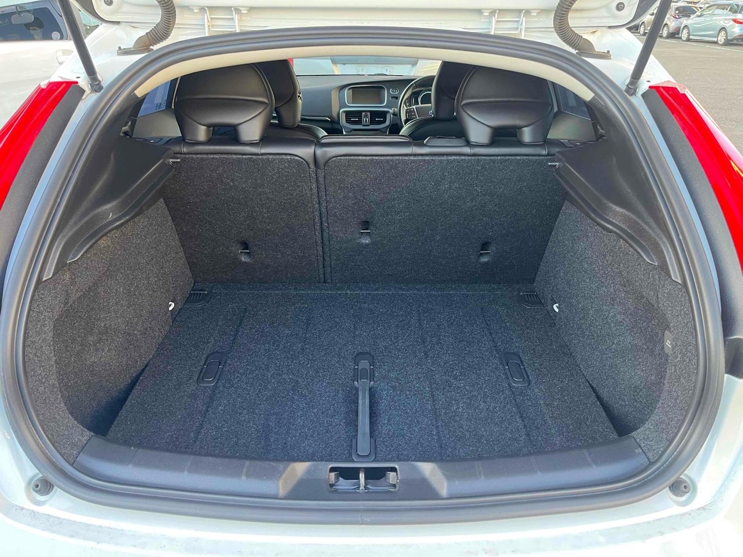 Used Volvo V40 2014 for sale - 77532303: Photo 9