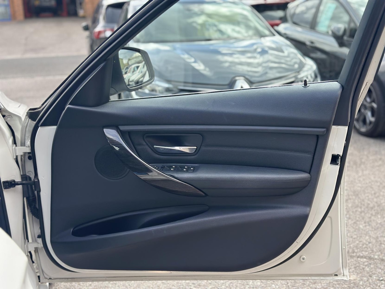 Used BMW 3 Series 2025 for sale - 75733121: Photo 16