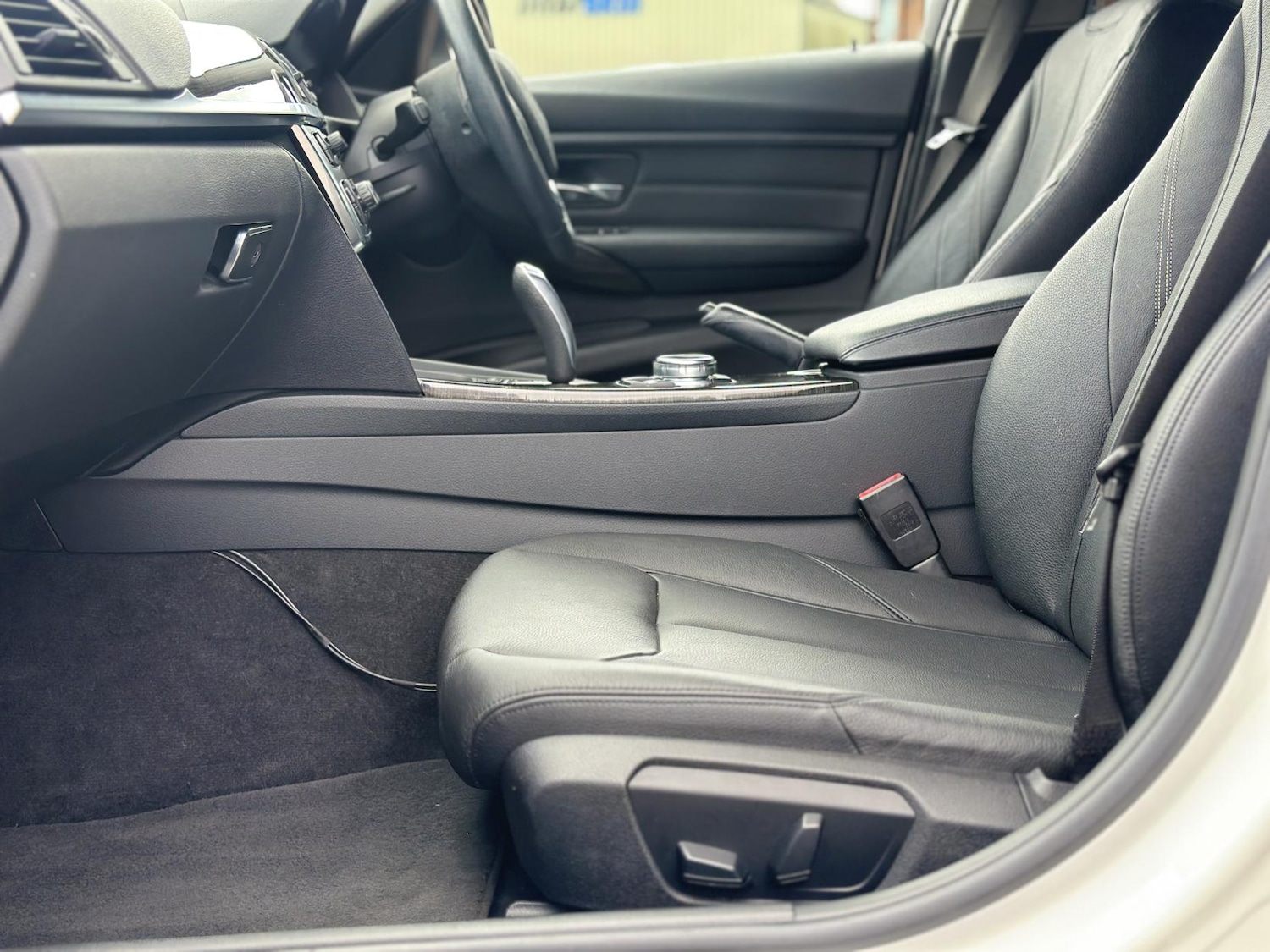 Used BMW 3 Series 2025 for sale - 75733121: Photo 32