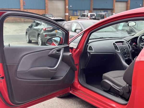 Used Vauxhall Astra GTC 2014 for sale - 75733117: Photo 28