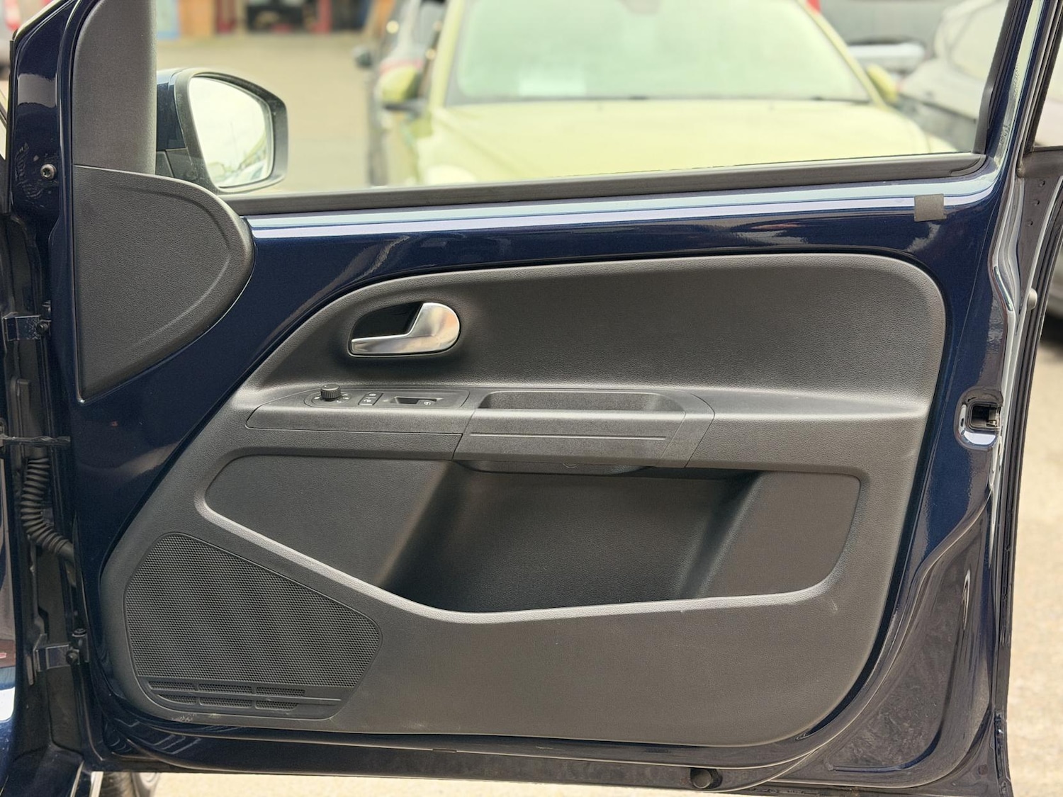 Used Volkswagen up! 2012 for sale - 76897353: Photo 16