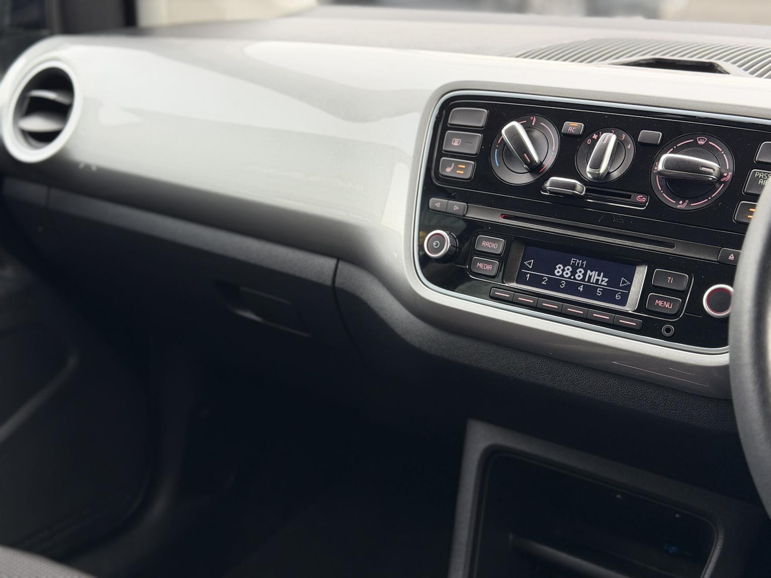 Used Volkswagen up! 2012 for sale - 76897353: Photo 24