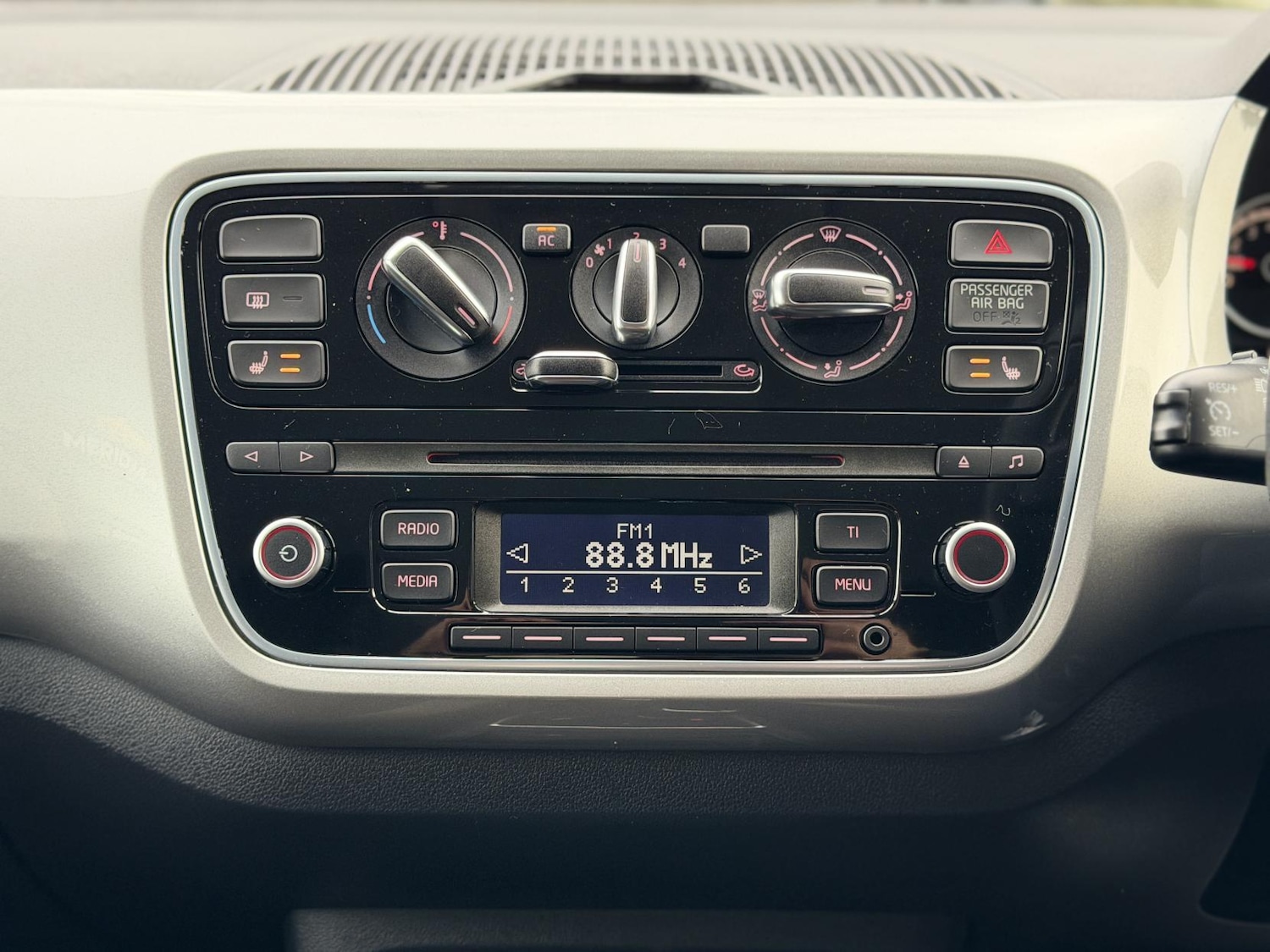 Used Volkswagen up! 2012 for sale - 76897353: Photo 25