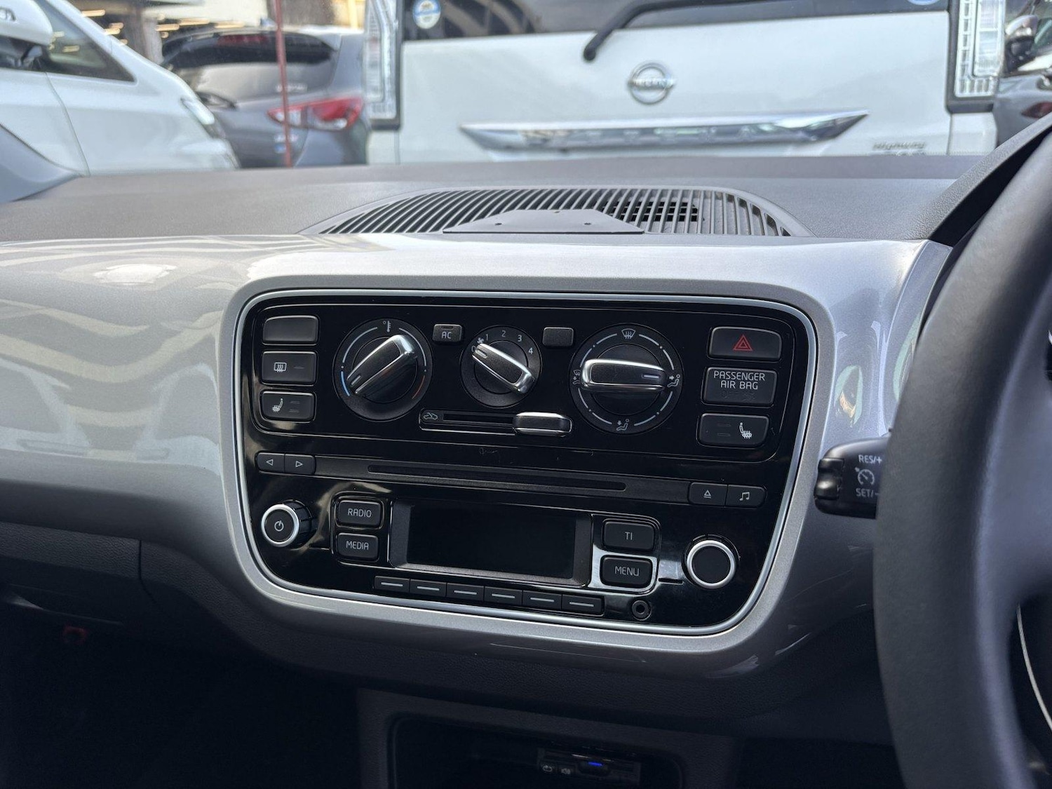 Used Volkswagen up! 2012 for sale - 76897353: Photo 3