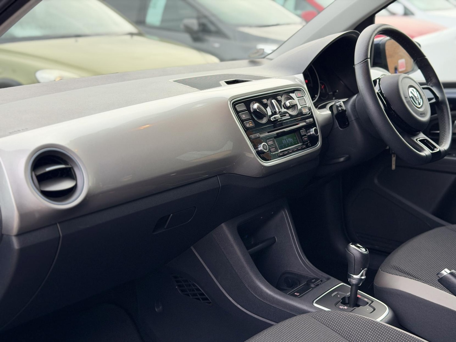 Used Volkswagen up! 2012 for sale - 76897353: Photo 32