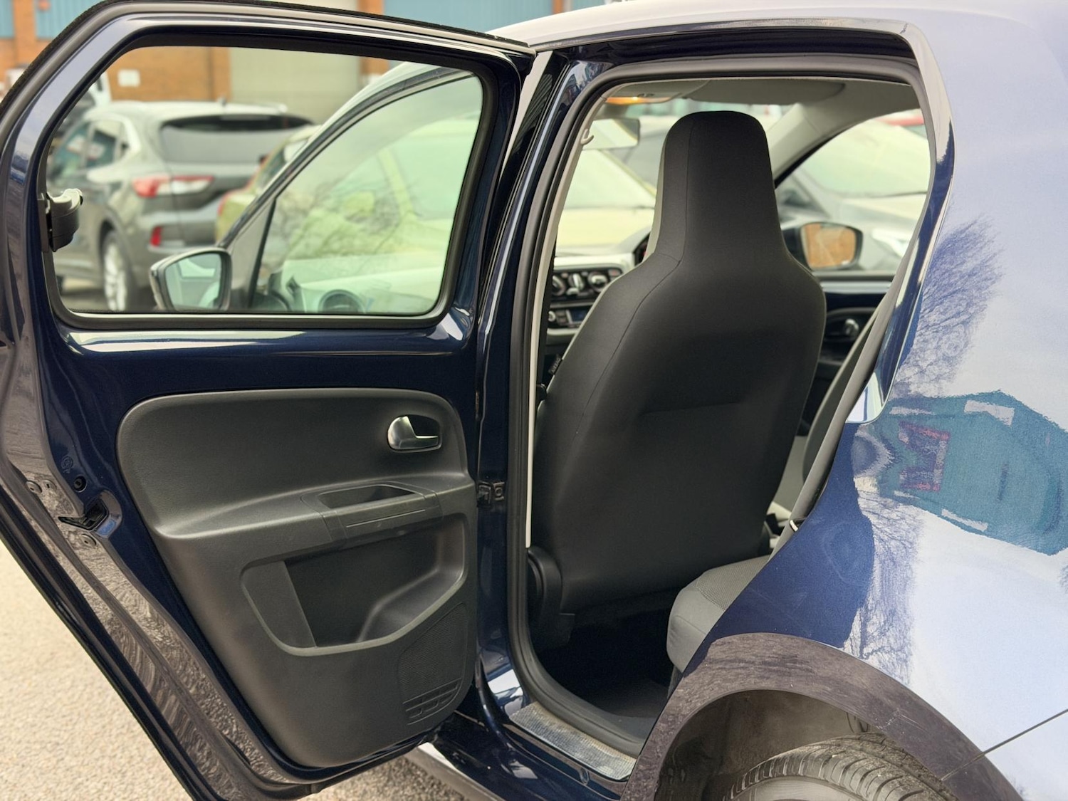 Used Volkswagen up! 2012 for sale - 76897353: Photo 37