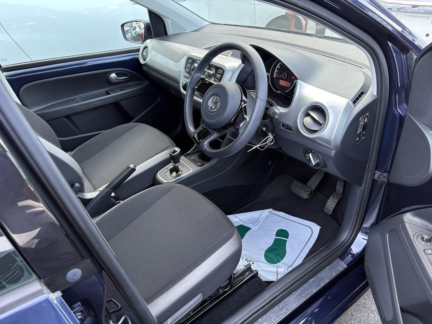 Used Volkswagen up! 2012 for sale - 76897353: Photo 4