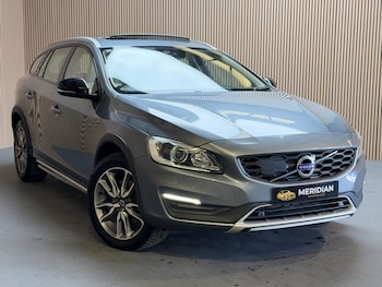 Used Volvo V60 Cross Country 2017 for sale - 78232709: Photo