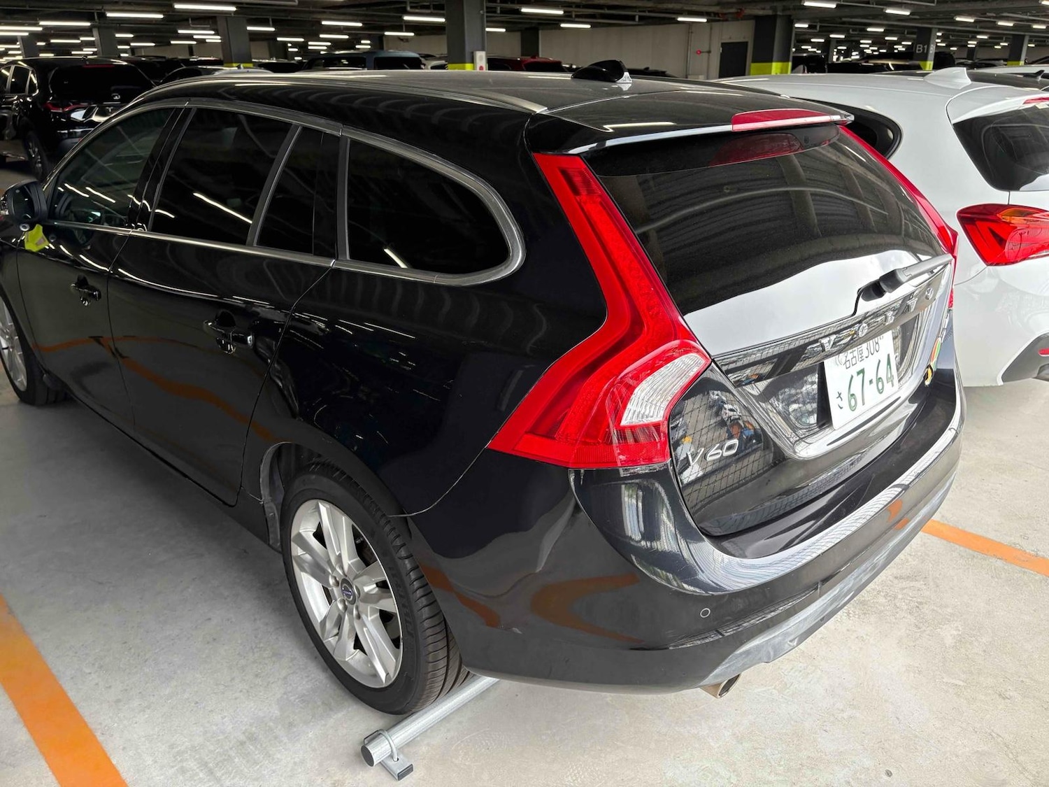 Used Volvo V60 2013 for sale - 77020817: Photo 2