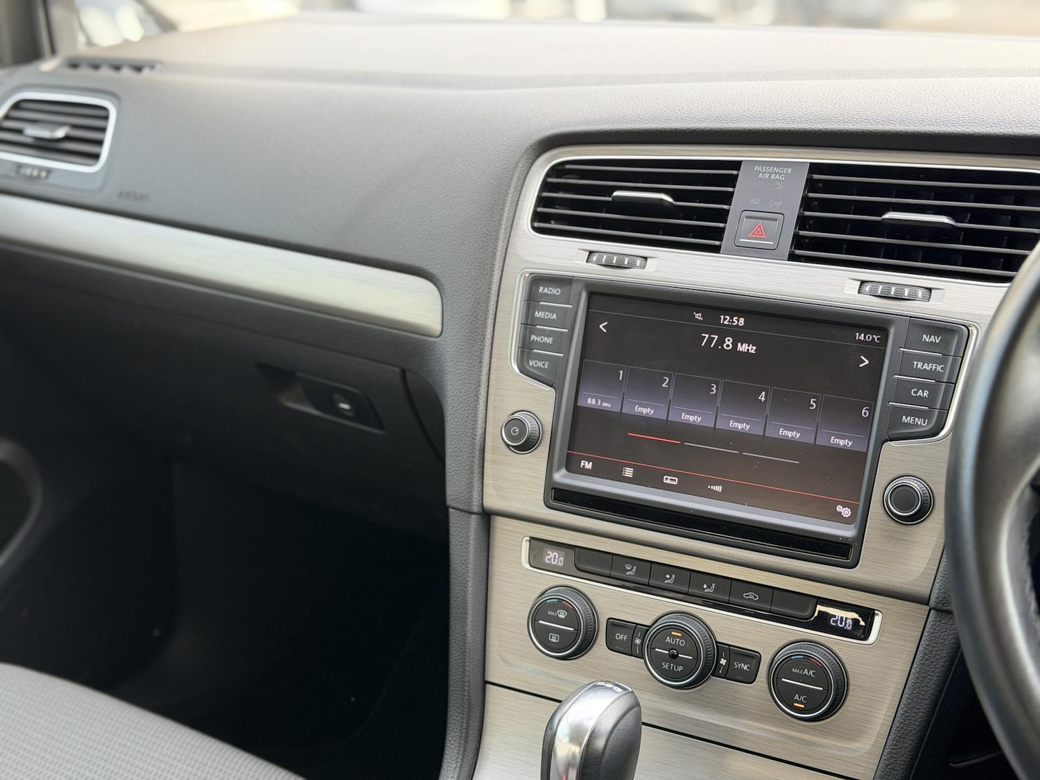 Used Volkswagen Golf 2014 for sale - 76415632: Photo 24