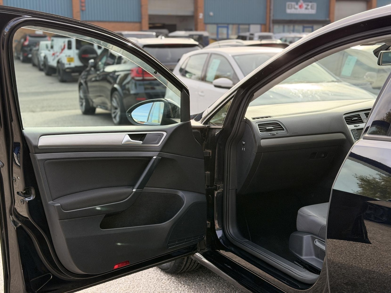 Used Volkswagen Golf 2014 for sale - 76415632: Photo 29