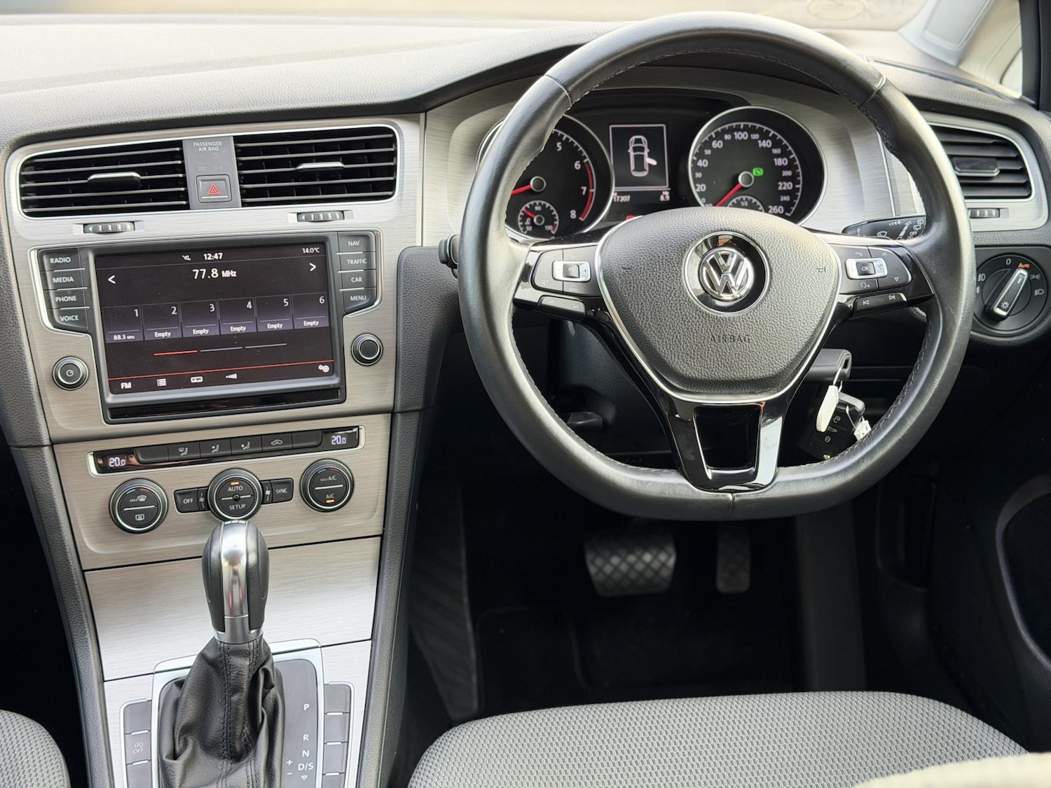Used Volkswagen Golf 2014 for sale - 76415632: Photo 3