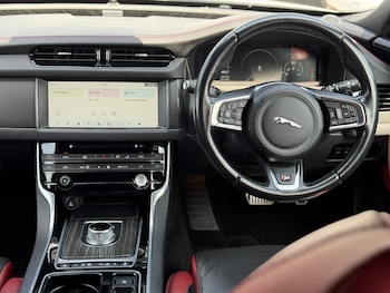 Used Jaguar XF 2016 for sale - 79060732: Photo