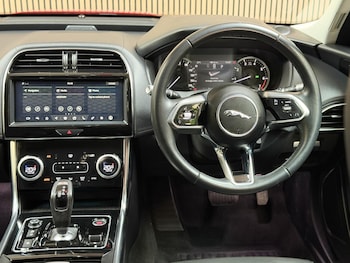 Used Jaguar XE 2019 for sale - 79295725: Photo