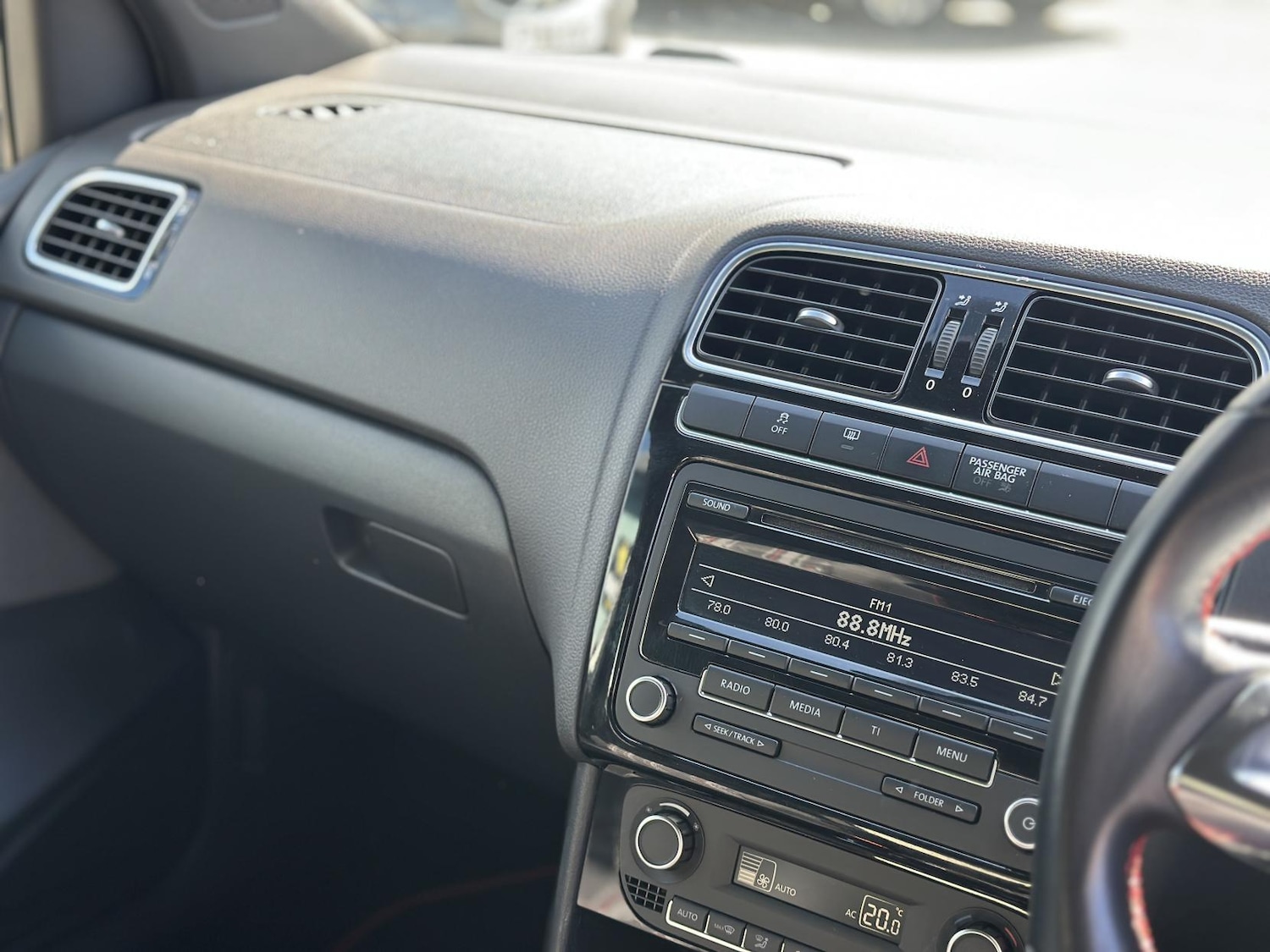 Used Volkswagen Polo 2012 for sale - 76184594: Photo 24
