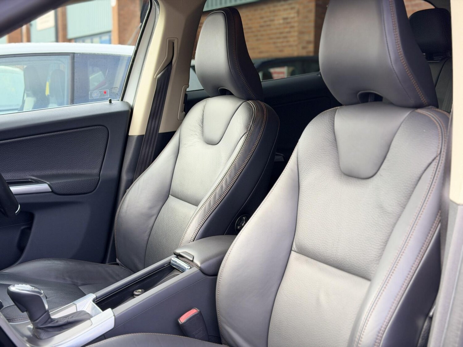 Used Volvo XC60 2013 for sale - 77248167: Photo 32