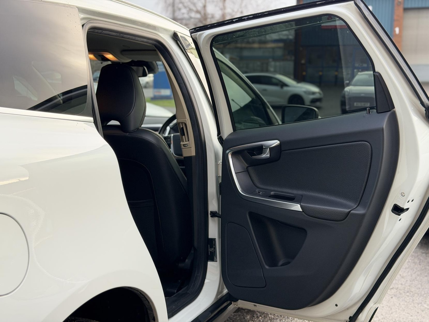 Used Volvo XC60 2013 for sale - 77248167: Photo 36