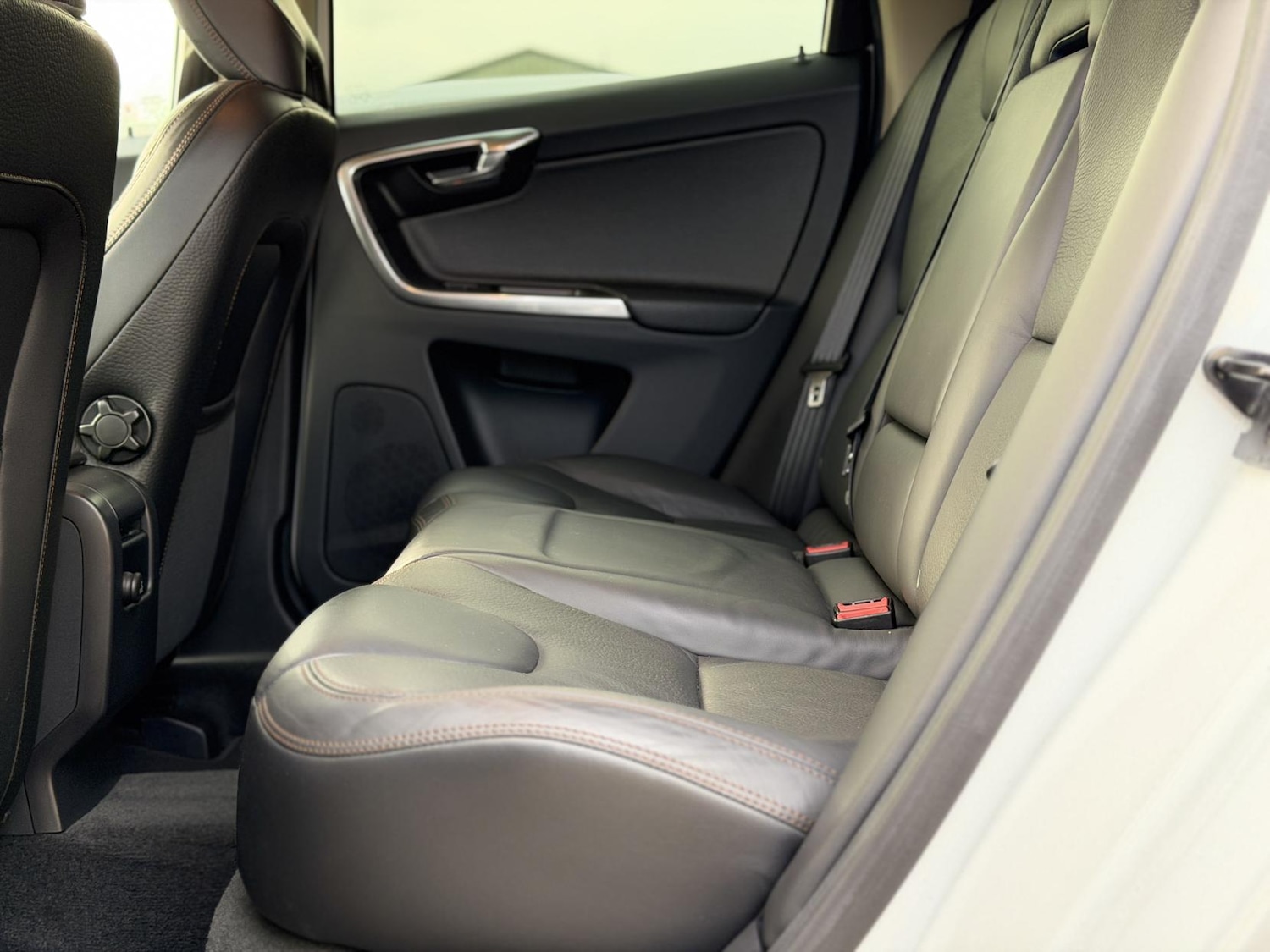 Used Volvo XC60 2013 for sale - 77248167: Photo 41