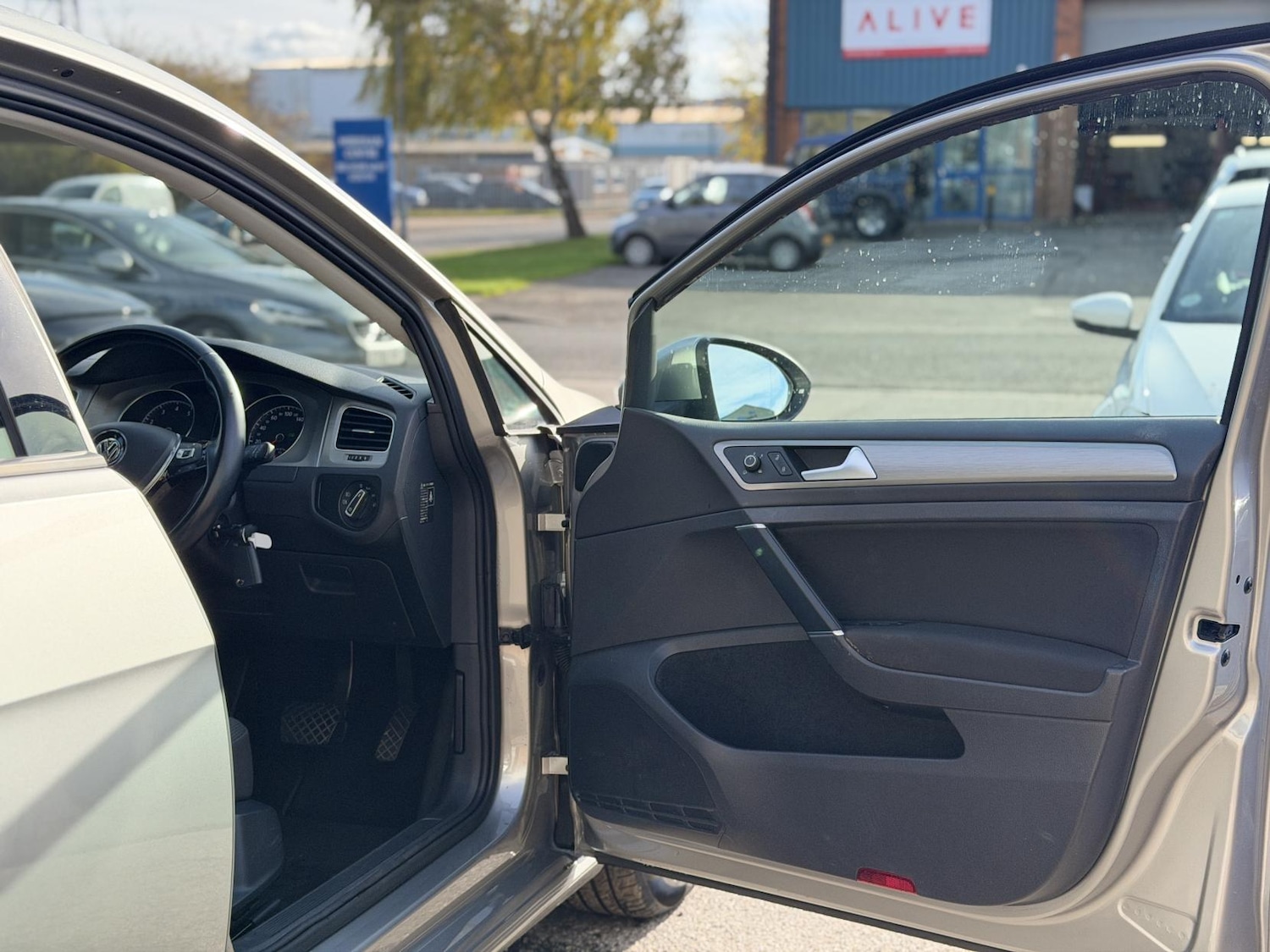 Used Volkswagen Golf 2015 for sale - 76384838: Photo 15