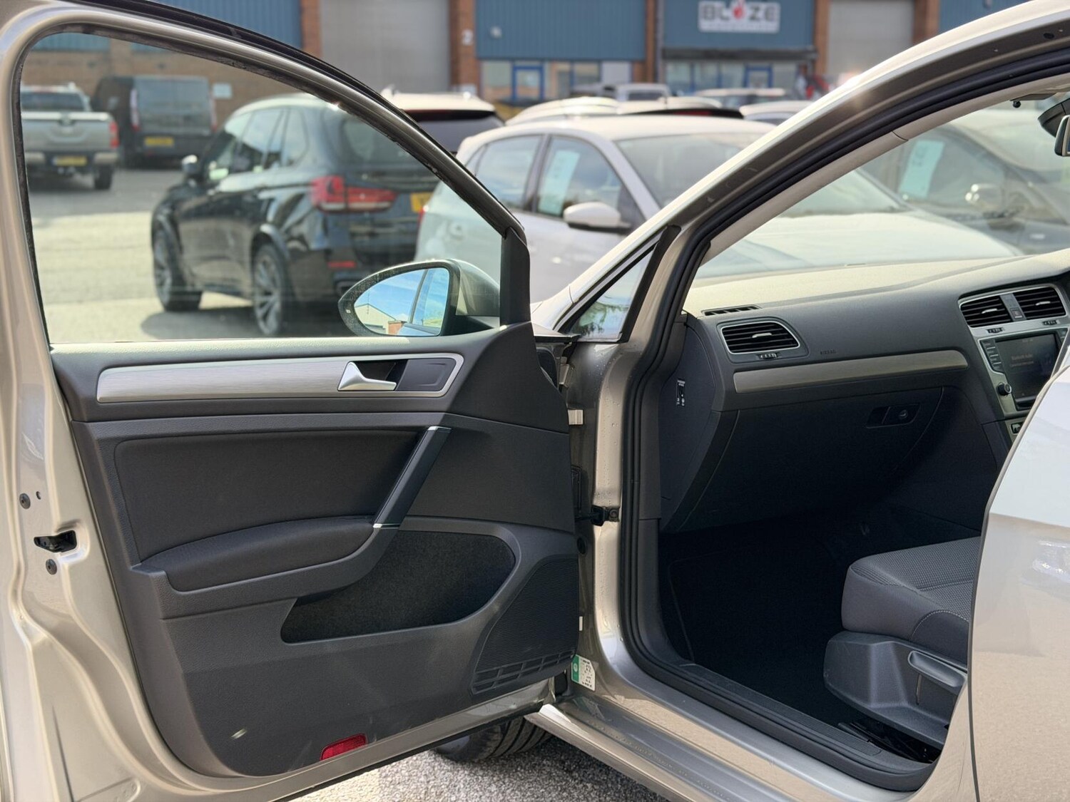 Used Volkswagen Golf 2015 for sale - 76384838: Photo 29